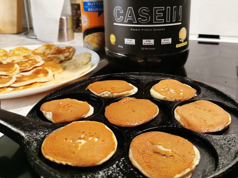 No Carb Protein-Pannkakor, låter det för bra för att vara sant? Räds inte kolhydrater, men här kommer ett lättlagat recept på pannkakor